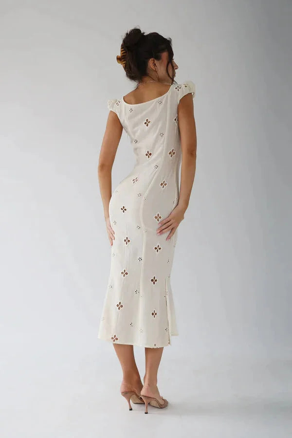 Robe en Coton Brodée Élégante